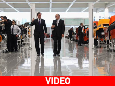 Το εργοστάσιο της McLaren επισκέφθηκε ο πρωθυπουργός της Μ. Βρετανίας